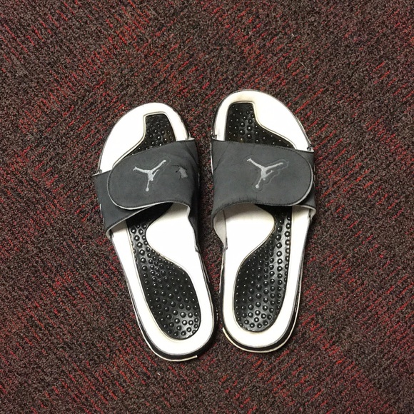 grey jordan slides